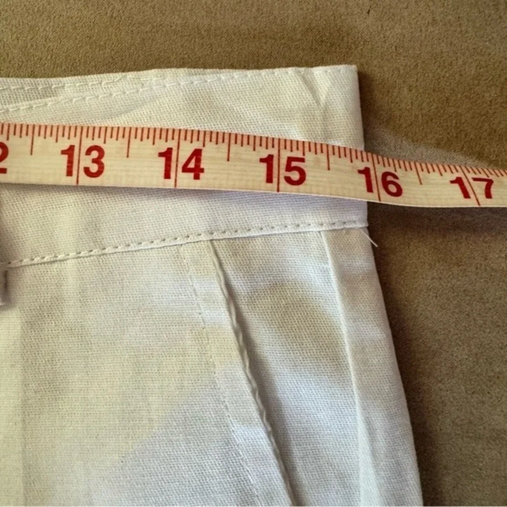 HBDD- Hugo Bao‎ Didai. Lightweight White Shorts. Size M.